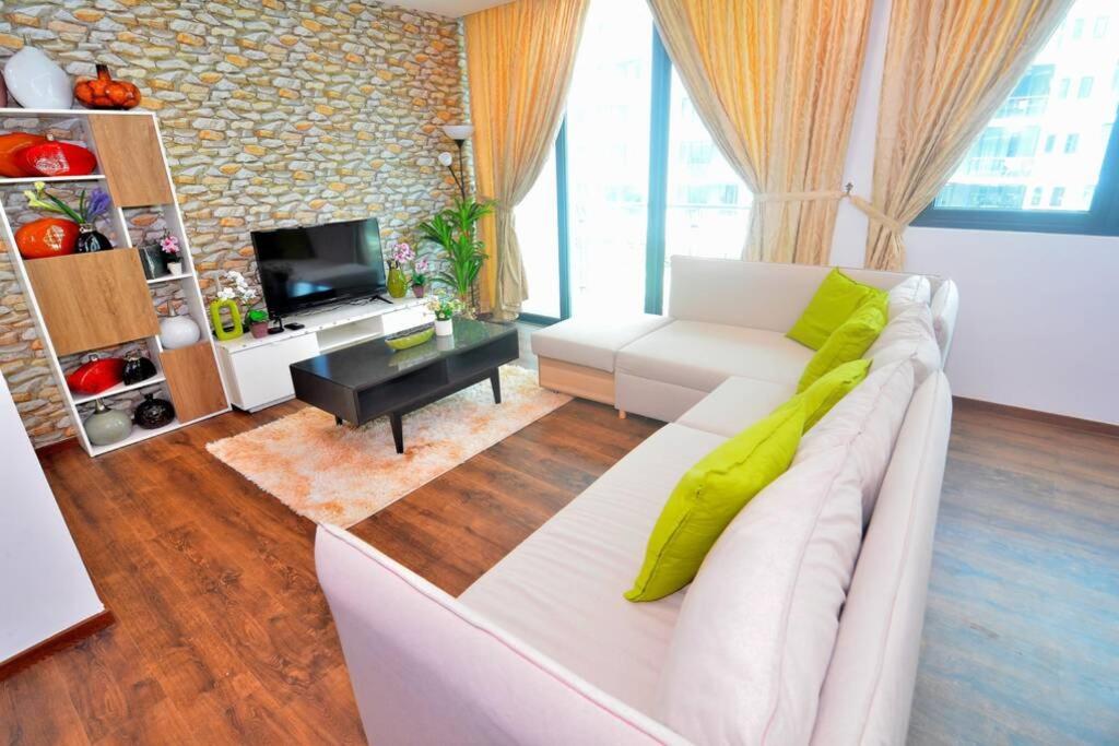 Vivacity Jazz Suite New Luxury Vivacity Cozy Home Lv8 Kuching Eksteriør bilde